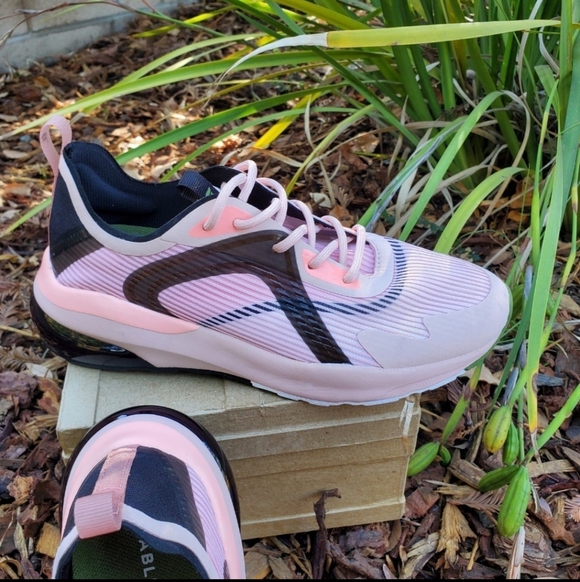 Fabletics Shoes - Fabletics Women's Pink Manhattan Air Performance Sneakers